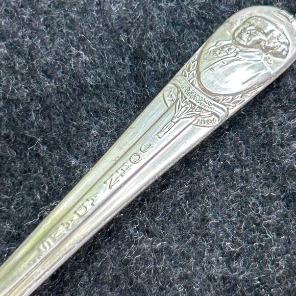 Vintage Statesman Silverplate Spoons – Washington, Jefferson, Adams, Set of 3 - Picture 3 of 12